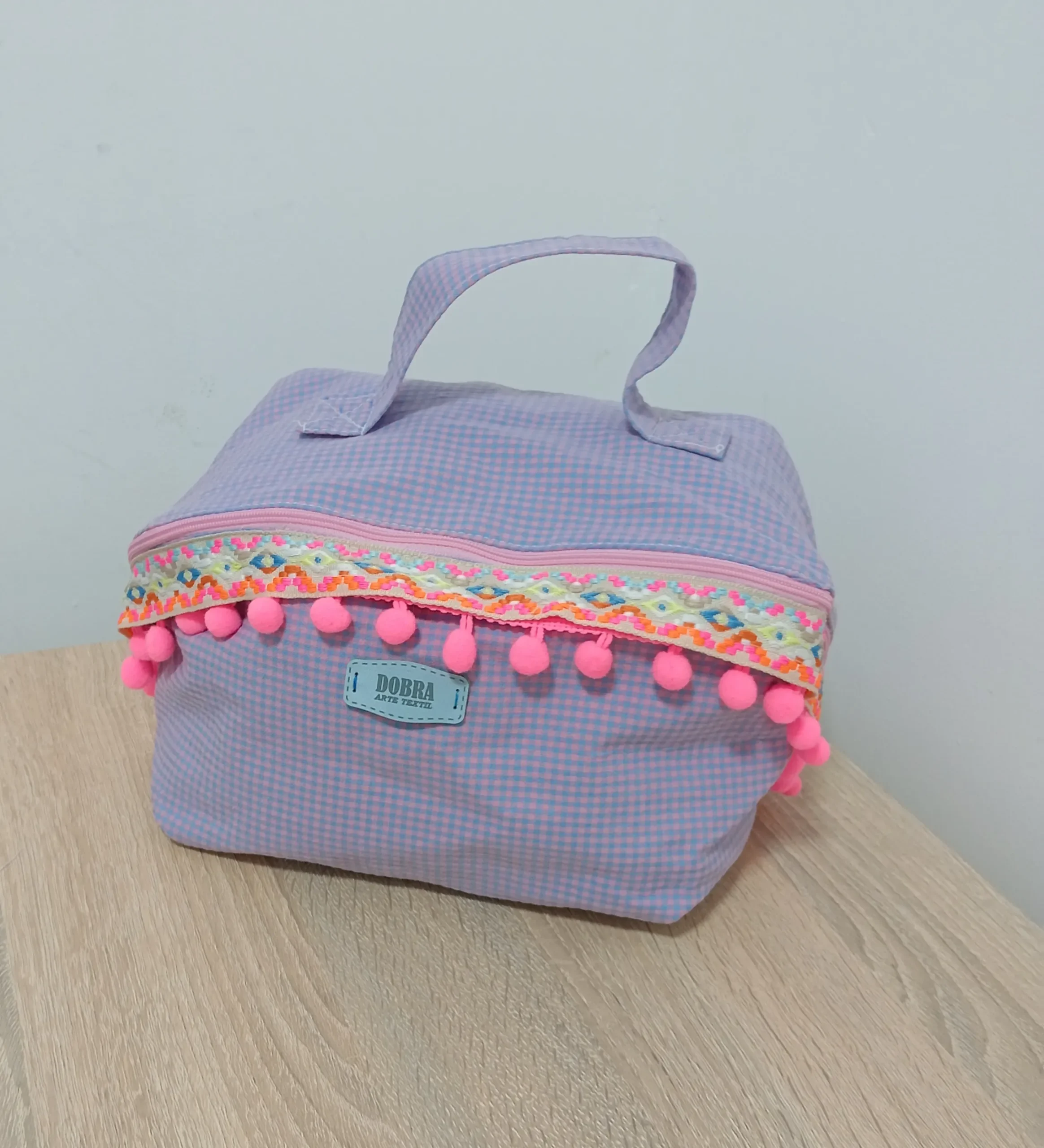 bolso con estampados coloridos
